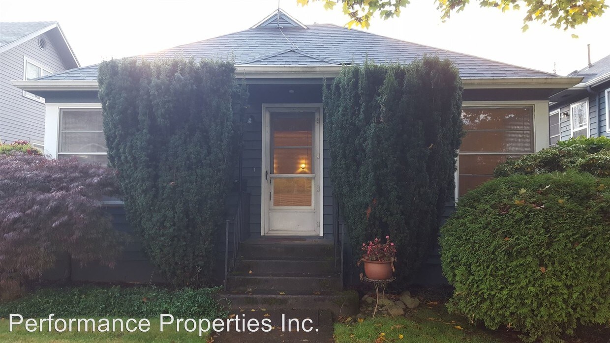 Primary Photo - 3435 NE 58th Ave