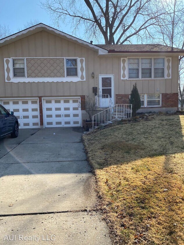 Primary Photo - 3 br, 1.5 bath House - 13613 Cambridge Avenue