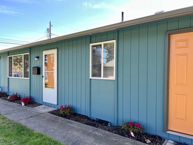 Building Photo - 3609 Fawcett Ave