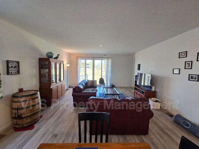 Foto del edificio - 609 Clover Ln