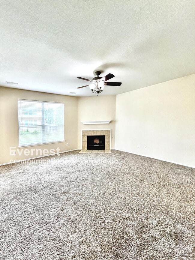 Building Photo - 11569 Petunia Dr