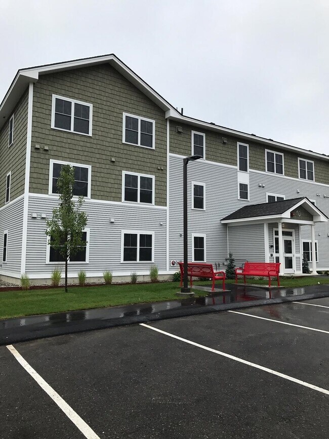 Building Photo - 15 E Ridge Dr