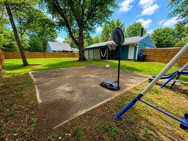 Photo - 8208 Keeler St House
