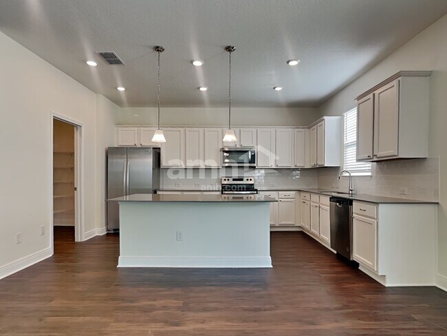 Building Photo - 20557 Calla Lily Dr