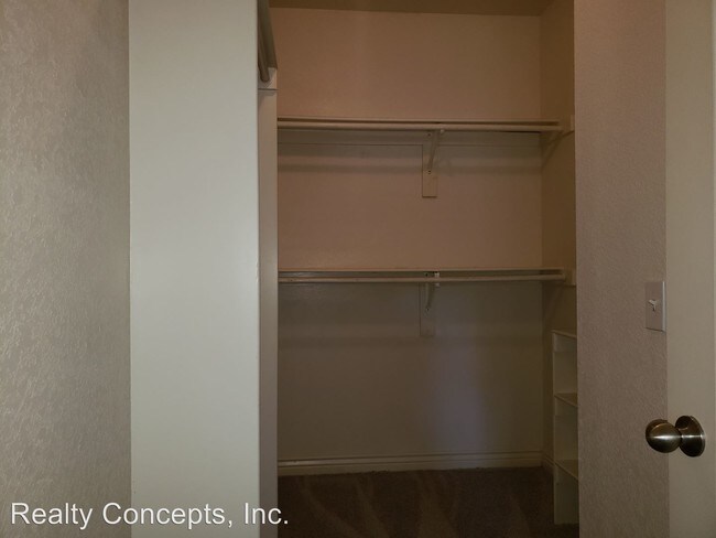 Building Photo - 4 br, 2.5 bath House - 4105 Meadow View