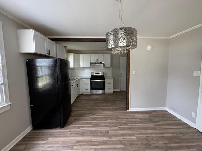 Building Photo - 1330 Macon Ave