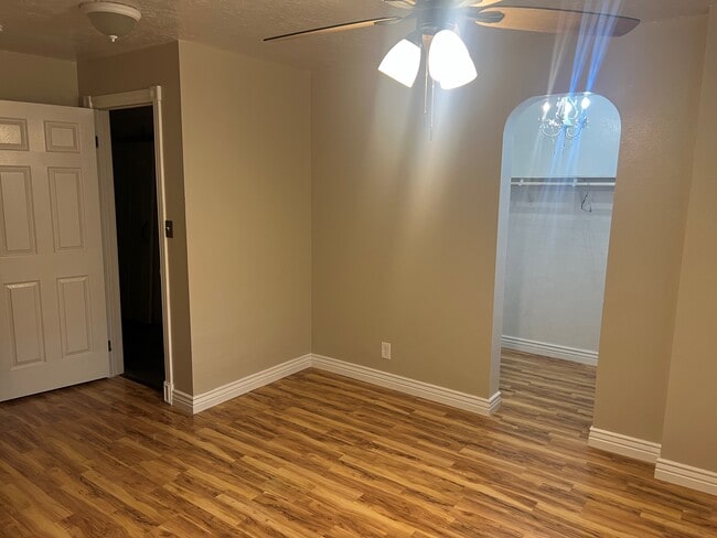 Building Photo - 4368 W Welby Hills Dr