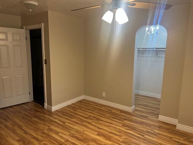 Foto del edificio - 4368 W Welby Hills Dr