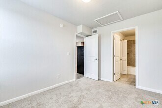 Building Photo - 1628 Arbor Knot Dr