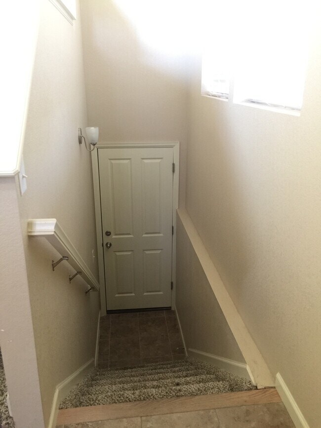 Foto del edificio - Southern Facing End 3 Bedroom Townhome