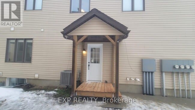 Building Photo - 511- B PARADE DRIVE