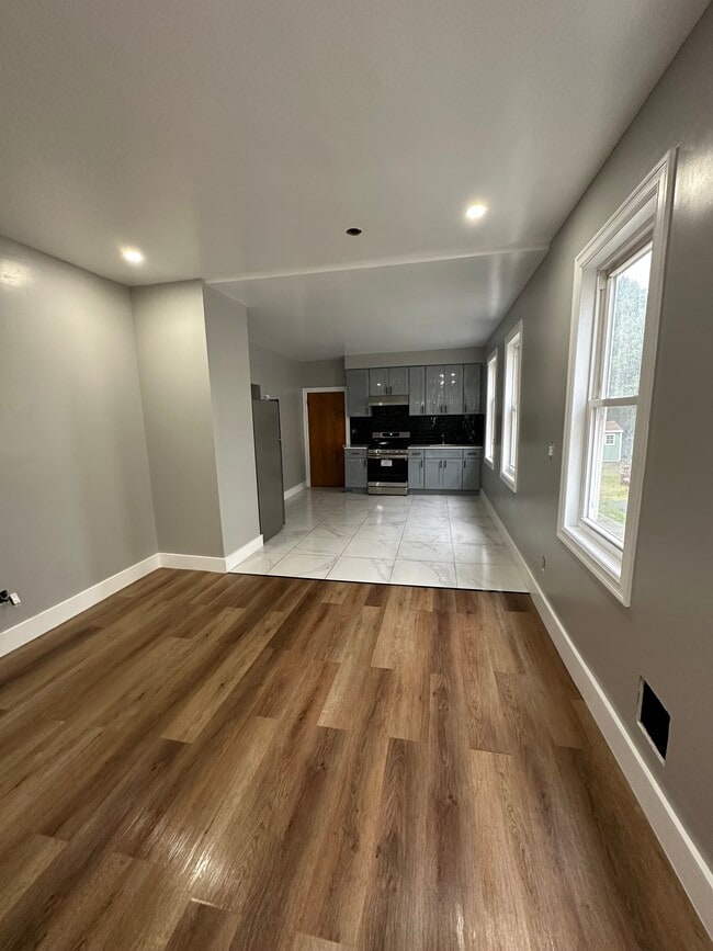 Kitchen/ Living room - 111 Spring St
