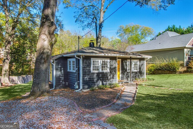 Foto del edificio - 250 Lake Dr