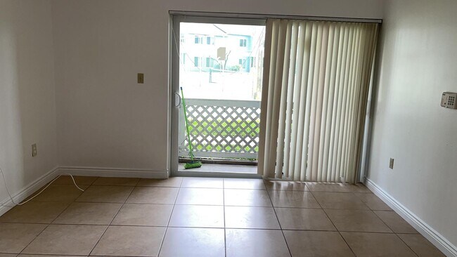 Foto del edificio - 6740 NW 175th Ln