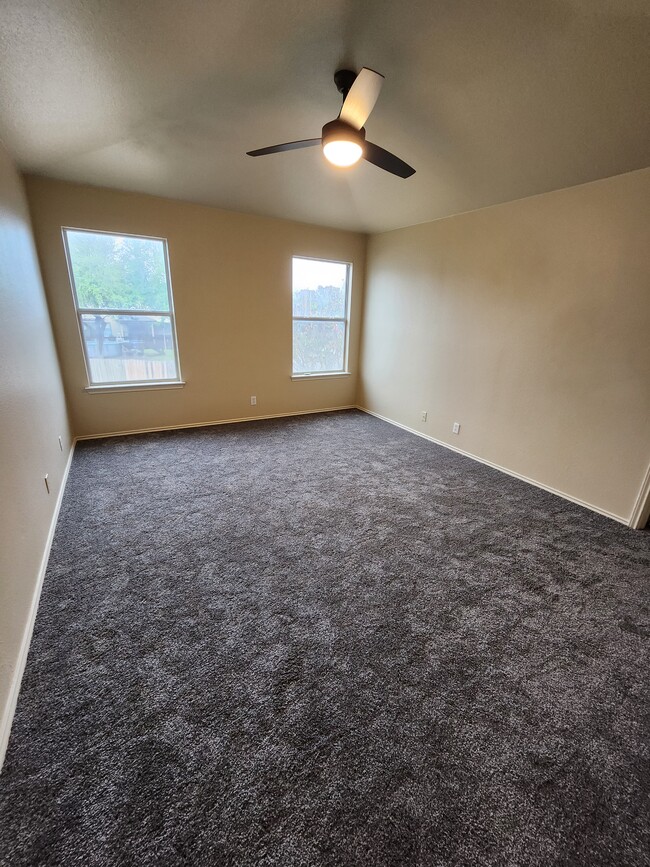 Master Bedroom - 356 S Water Ln