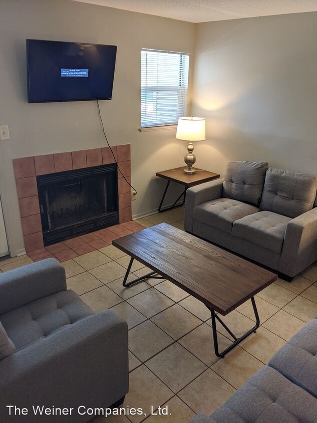 Foto principal - 502 W Green St