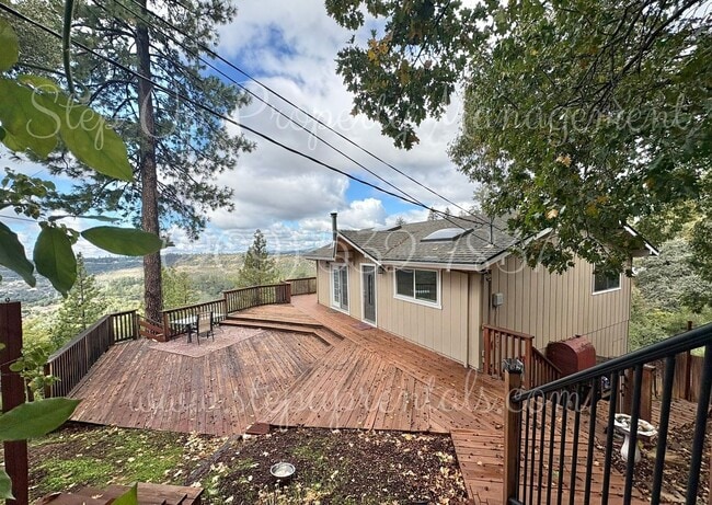 Building Photo - Delightful 3 Bed 2 Bath Home With Epic Mou...