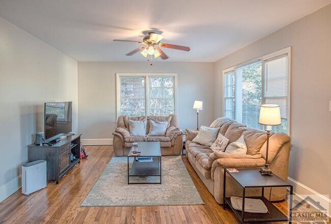 Building Photo - 129 Westover Dr