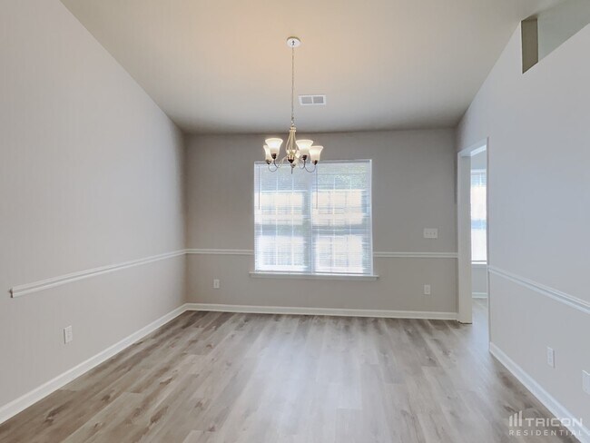 Foto del edificio - 3810 Abbeywood Pl