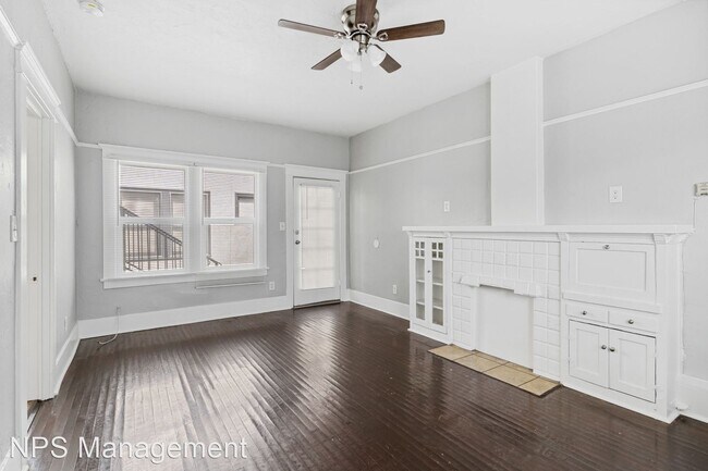 Foto del edificio - 1 br, 1 bath Apartment - 1049 E 5th Street...