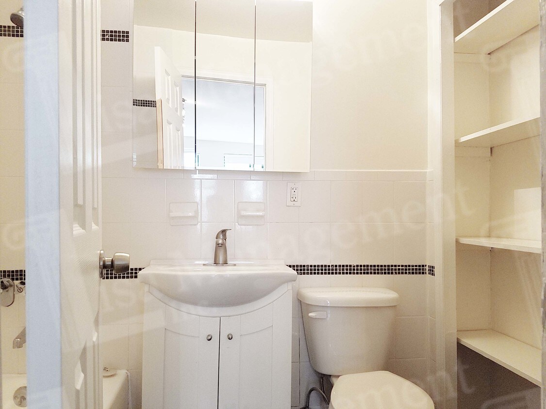 Foto del edificio - 313 E 60th St