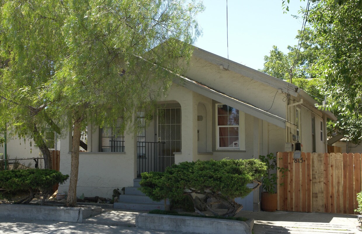 Primary Photo - 813 W 9th St