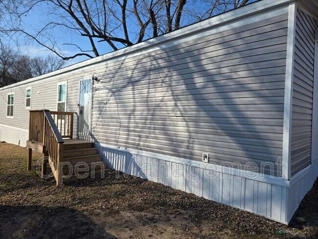 Foto del edificio - 4511 Dirt Rd