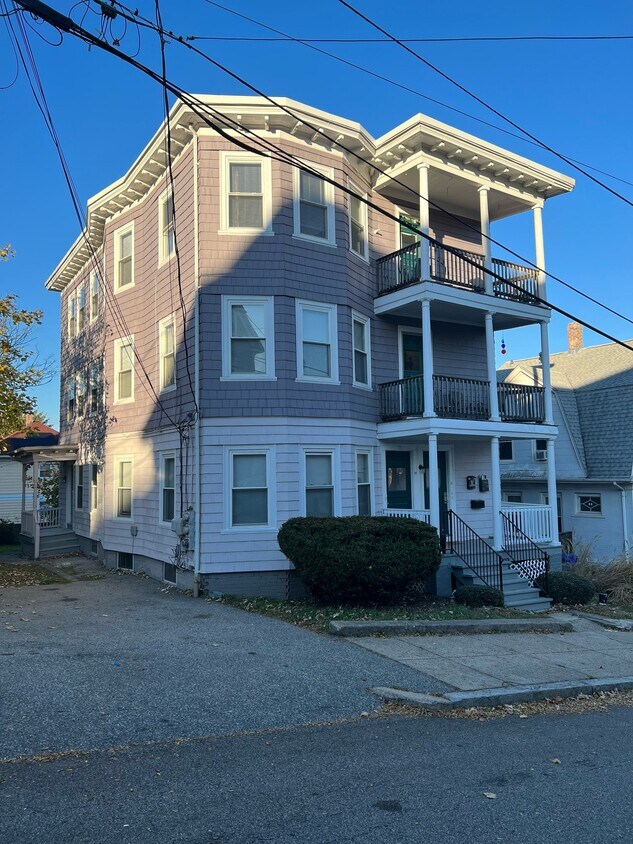 Primary Photo - 19 Manning St