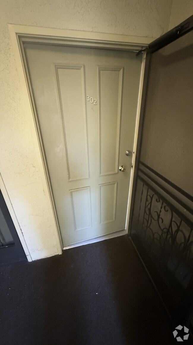 Building Photo - 420 Redondo Ave