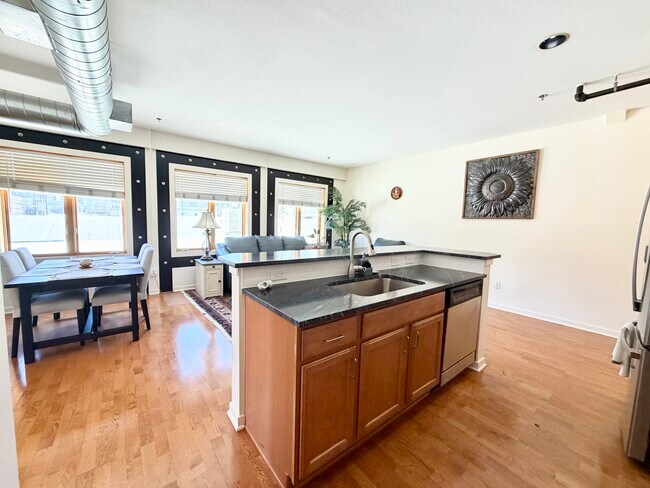 Foto del edificio - 2142 Curtis Street