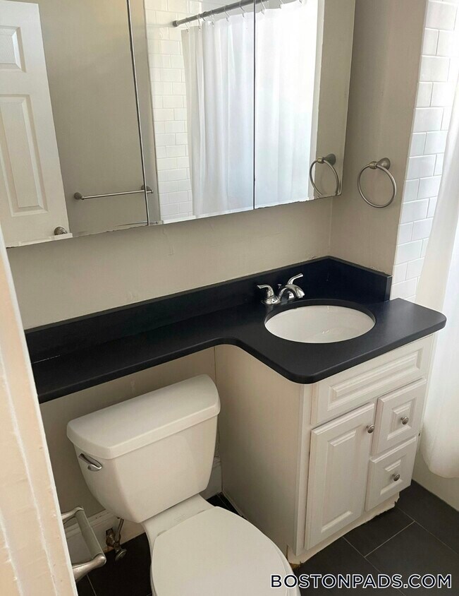 Foto del edificio - 448 Park Dr