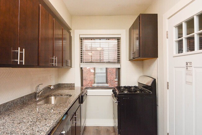 Building Photo - 128-1128 Maple Ave