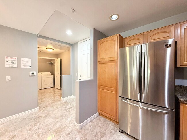 Building Photo - 5450 E Deer Valley Dr