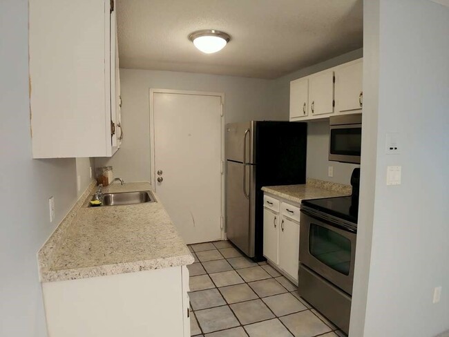 Foto del edificio - 9 Village Hill Ln
