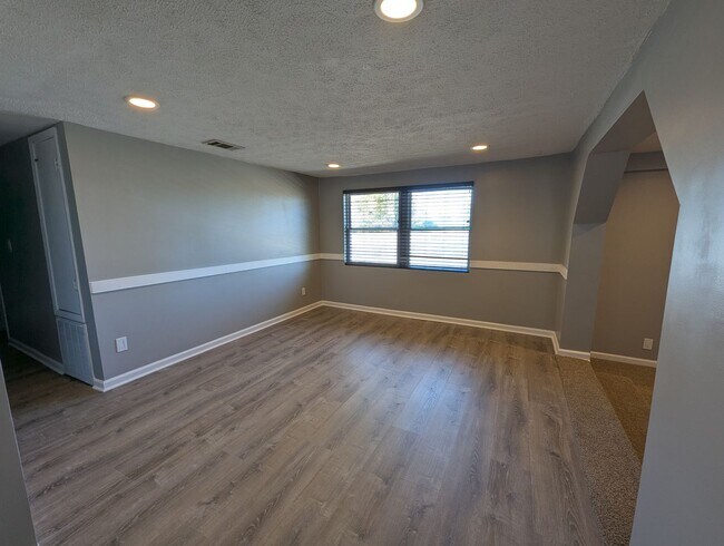 Foto del edificio - Lynn Haven Home with Outdoor Entertainment Area