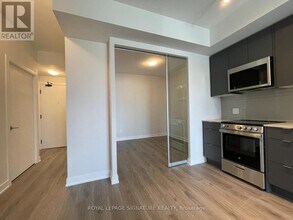 Building Photo - 4130-4130 Parkside Village Dr