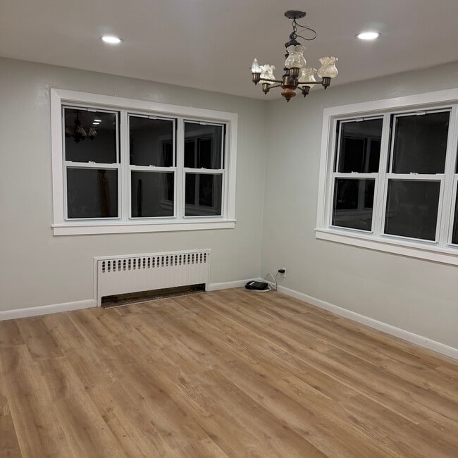 Building Photo - 93 Clunie Ave