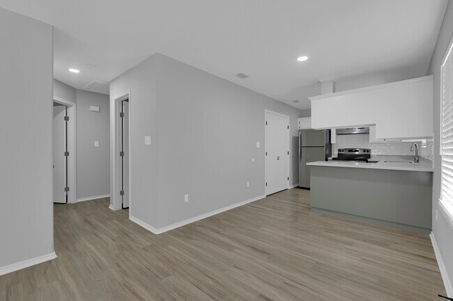 Building Photo - 2020 Villa Linda Ave