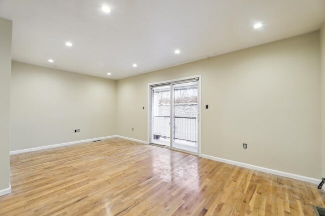Building Photo - 135 Jefferson Ave