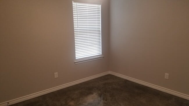 Building Photo - 202 Lowes Blvd