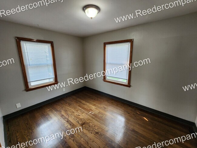 Foto del edificio - Updated 2 bedroom 1 bathroom house
