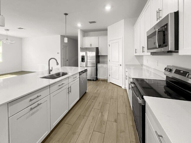 Foto del edificio - 10706 Clementine Pl
