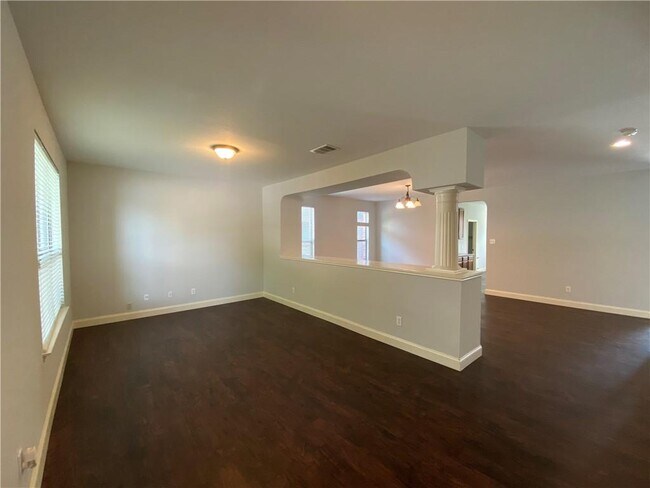Building Photo - 519 Paseo Grand Dr