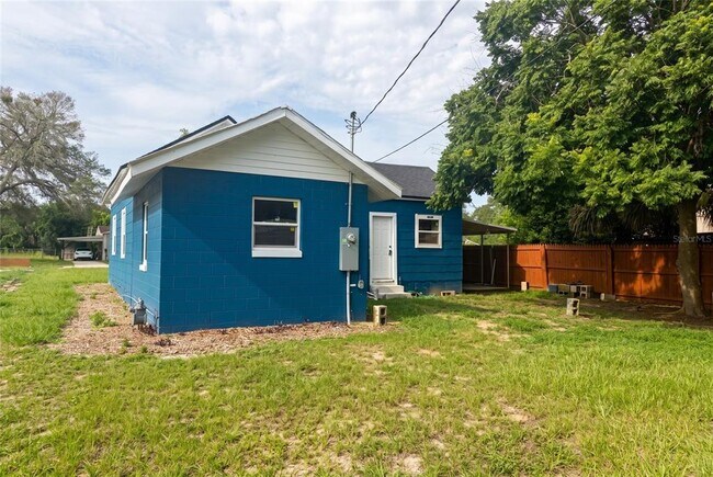Building Photo - 520 E Juniata St