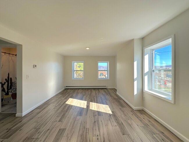 Building Photo - 71 Liberty St