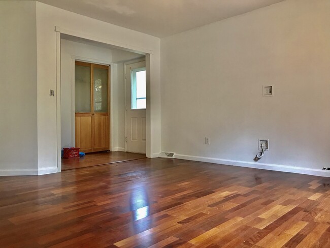 Building Photo - 1413 Balltown Rd