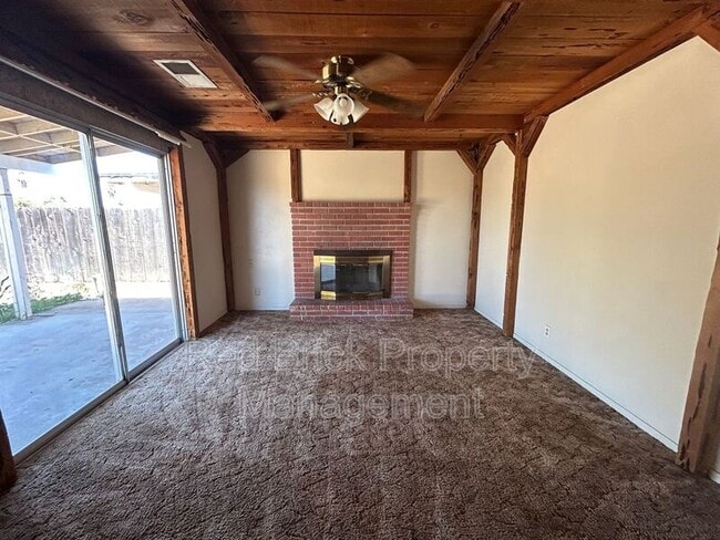 Foto del edificio - 7090 Louise Ave