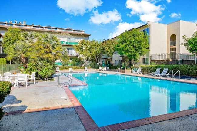 Foto del edificio - 5460 White Oak Ave