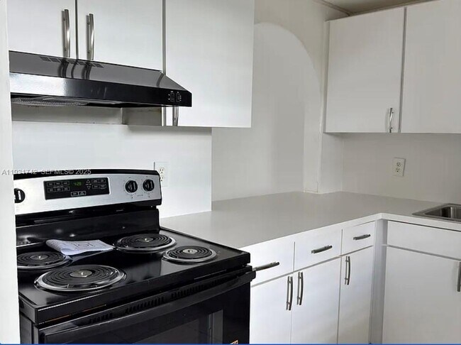 Foto del edificio - 301 NW 177th St