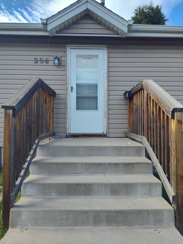 Primary Photo - Bright & Inviting 2BD/1BA Apartment